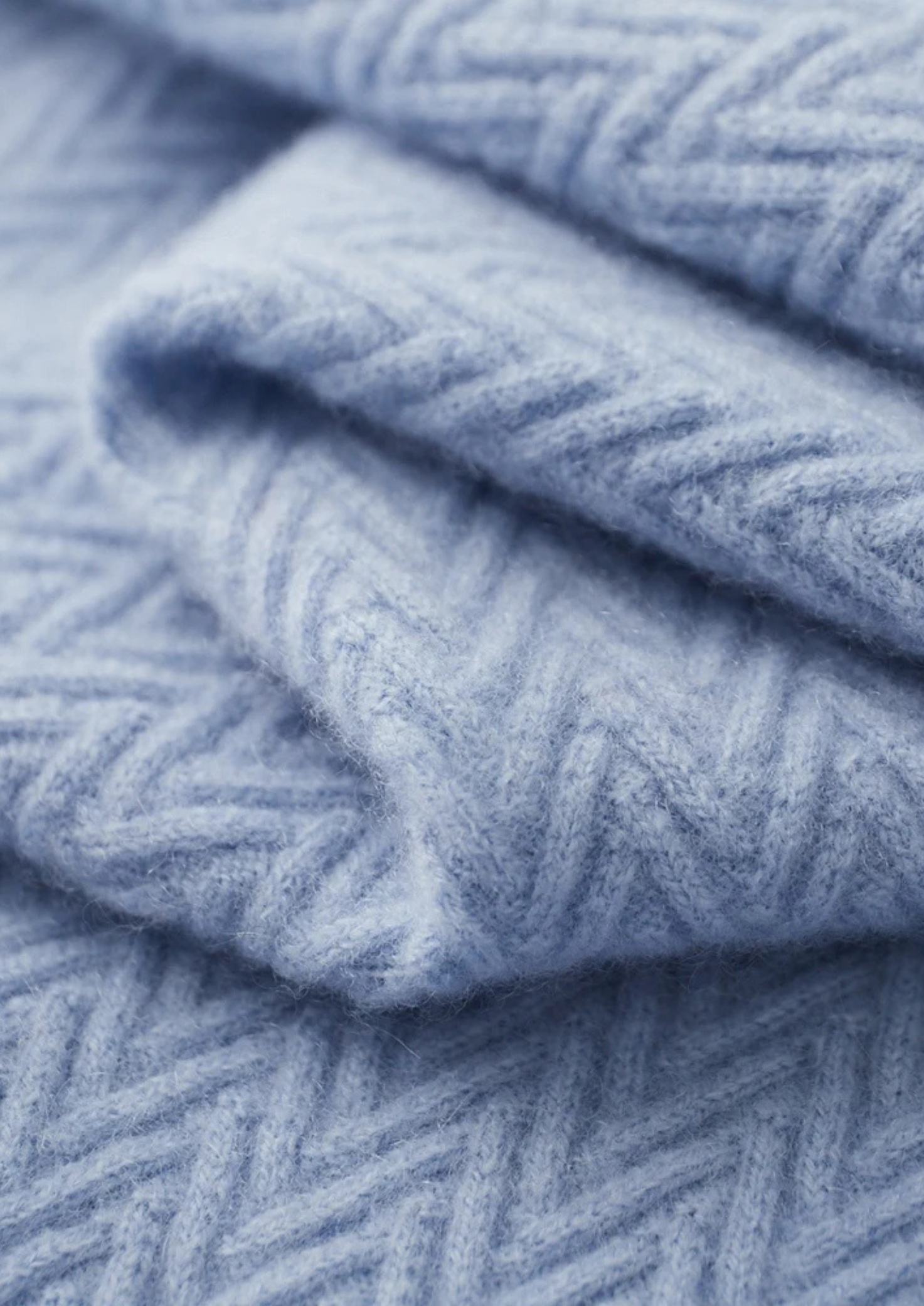 Premium Cashmere Zigzag Button Sweater