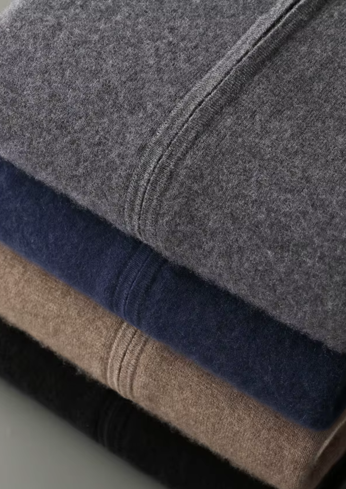 Pure Extra-Fine Merino Wool Dark Gray Damien Set
