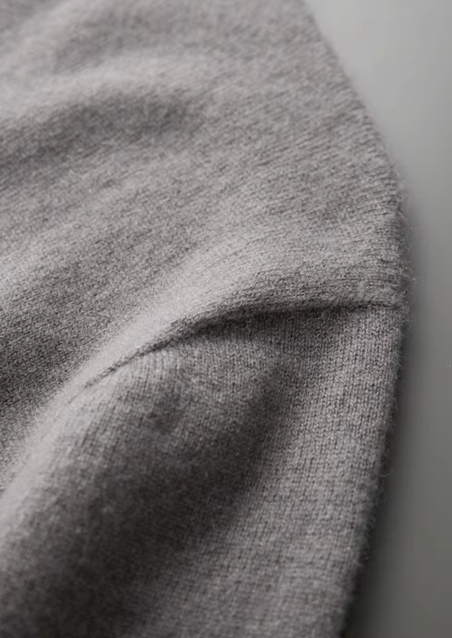 Premium Cashmere Classic Crewneck T-Shirt - Ashen Truffle