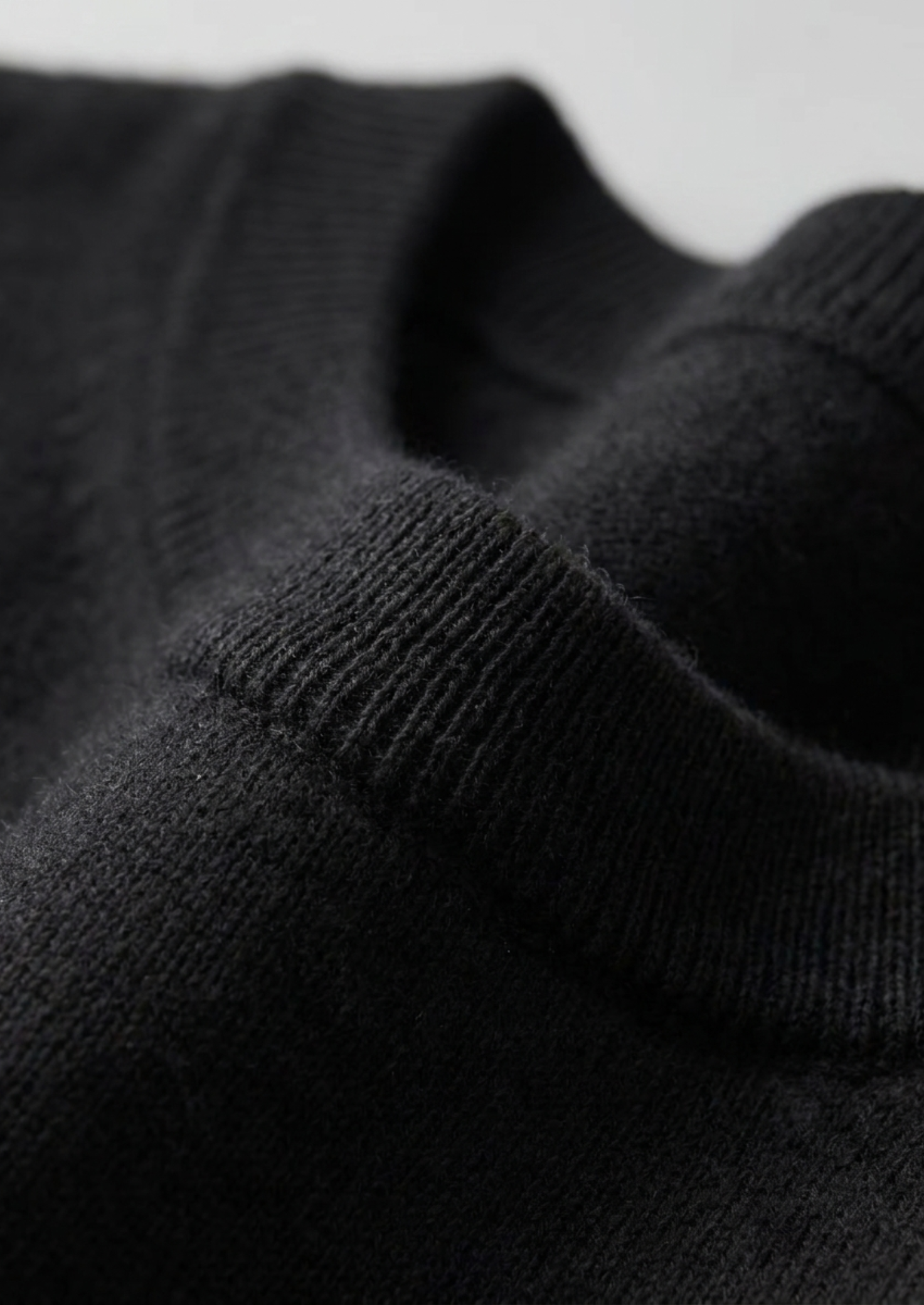 Premium Cashmere Classic Crewneck T-Shirt - Black
