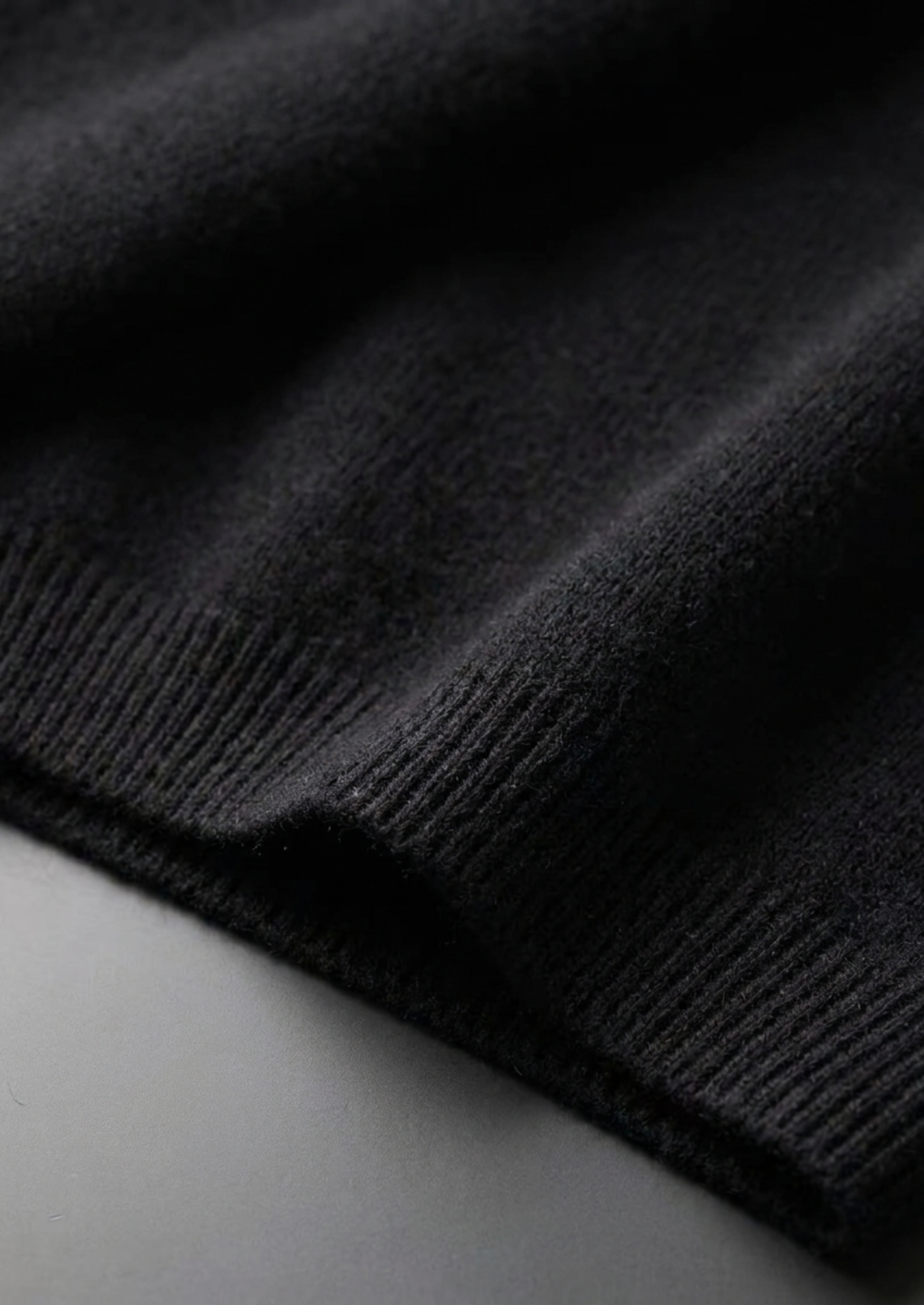 Premium Cashmere Classic Crewneck T-Shirt - Black
