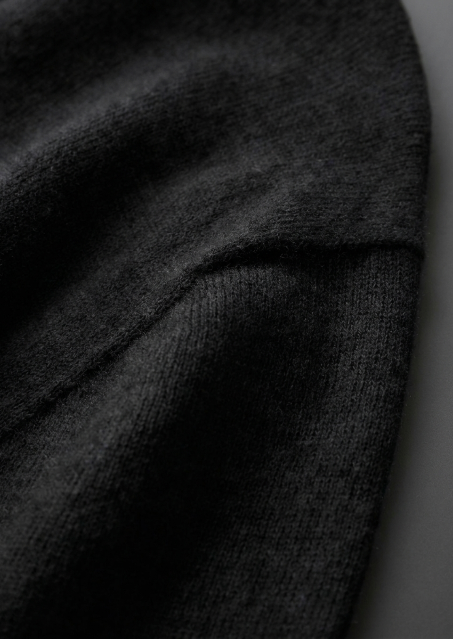 Premium Cashmere Classic Crewneck T-Shirt - Black